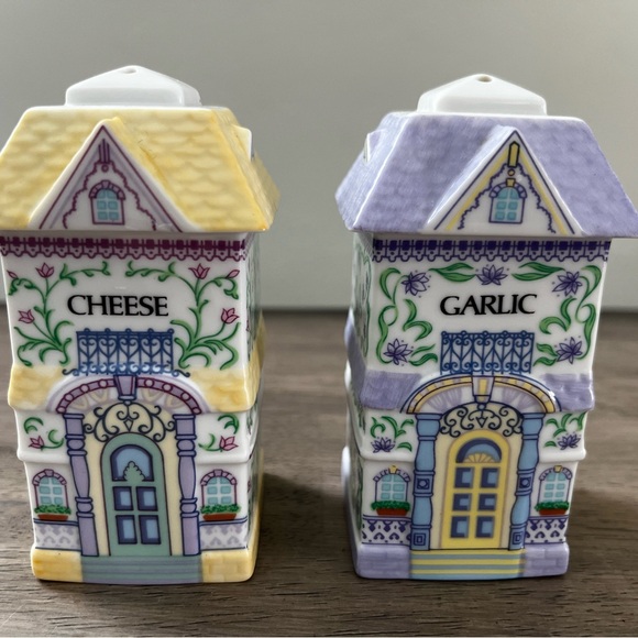 Vintage Lenox Spice Village Cheese and Garlic Shakers 1993 - Picture 3 of 9